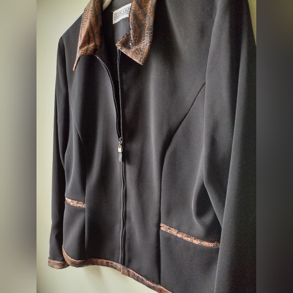 NEW Jessica Howard Blazer with Animal Print Trim - Picture 2 of 4